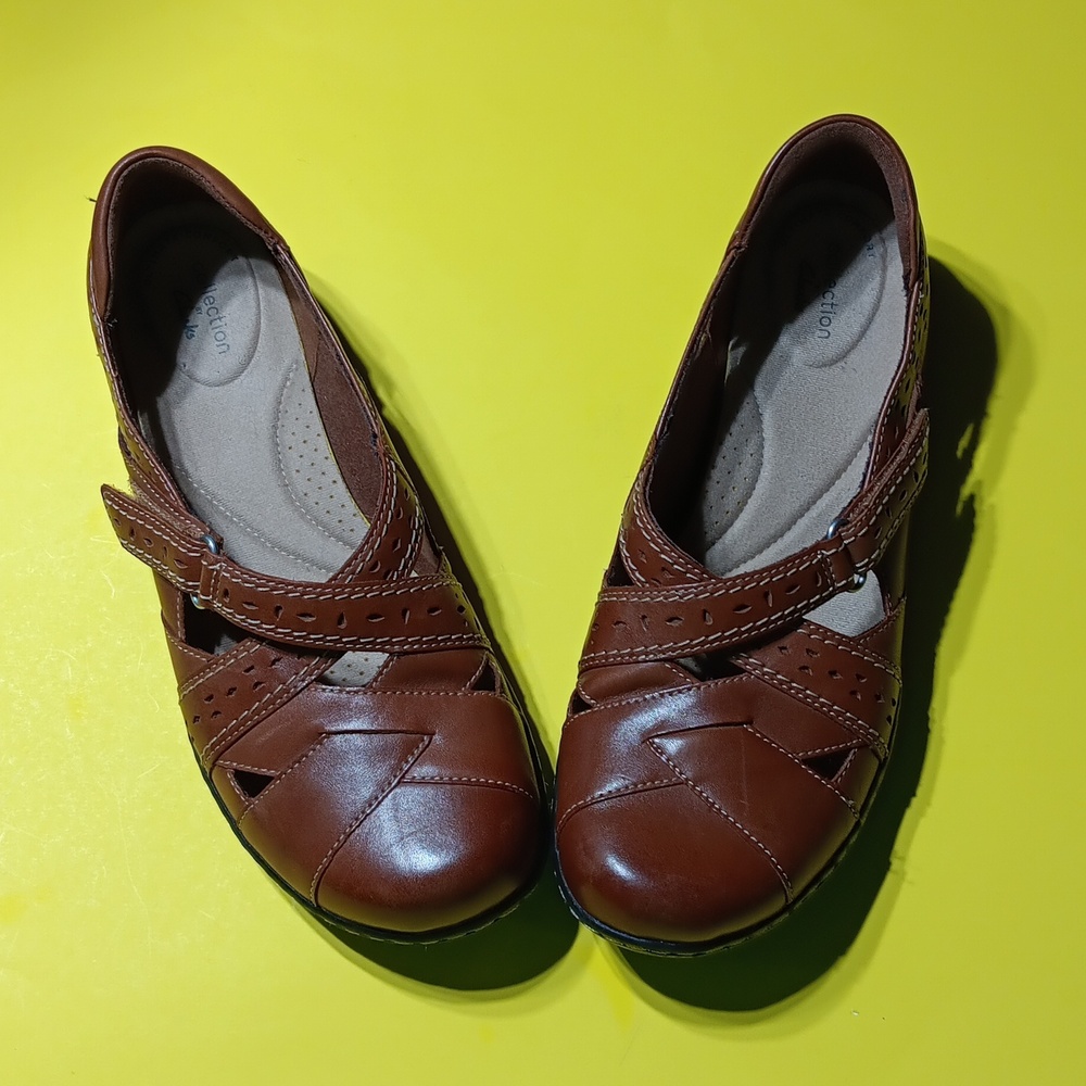 Clarks Women's Brown Leather Slip-On Flats